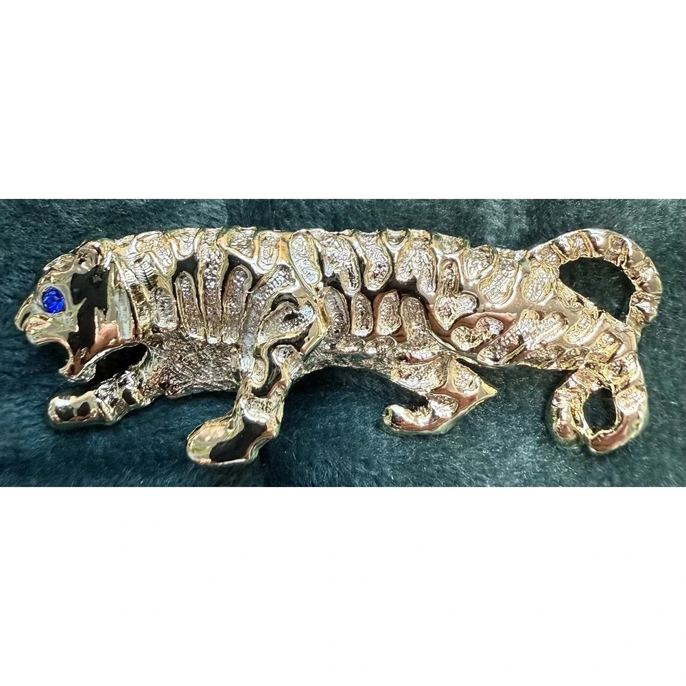 Vintage Signed GARRY'S Gold tone  Polished TIGER Shape Pin Brooch